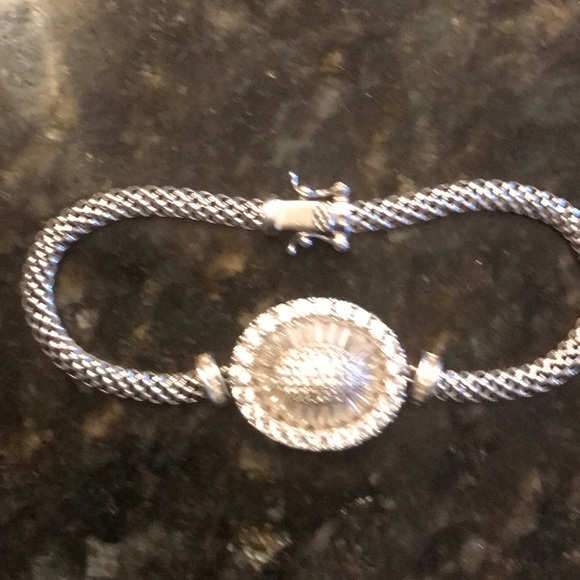 Older (Vintage?) Sterling Silver Bracelet with Oval of CZ? Very Well Made - Picture 5 of 6